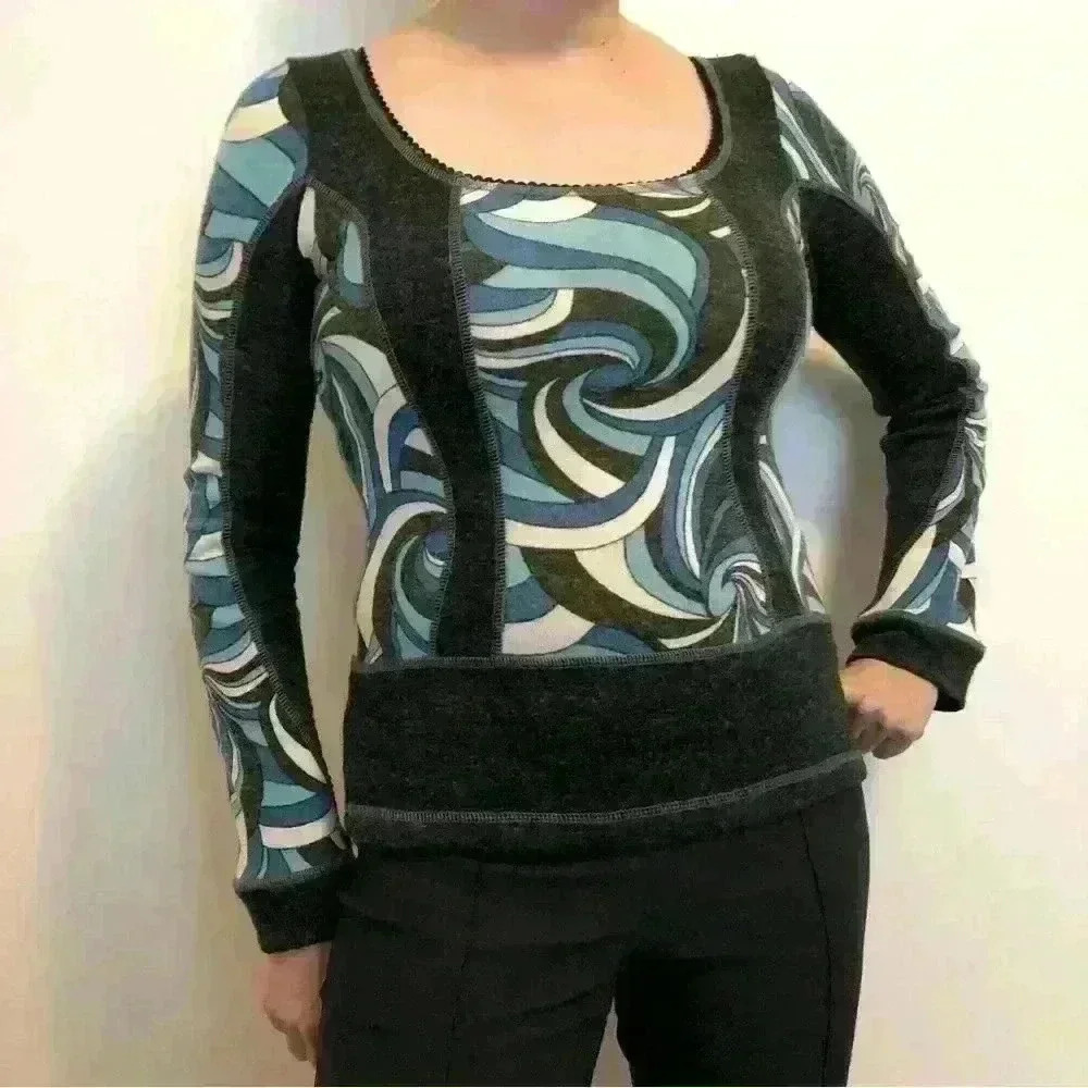 Retro  pattern warm top, 🇨🇦 Canadian Designer KarKass - Picture 5 of 7